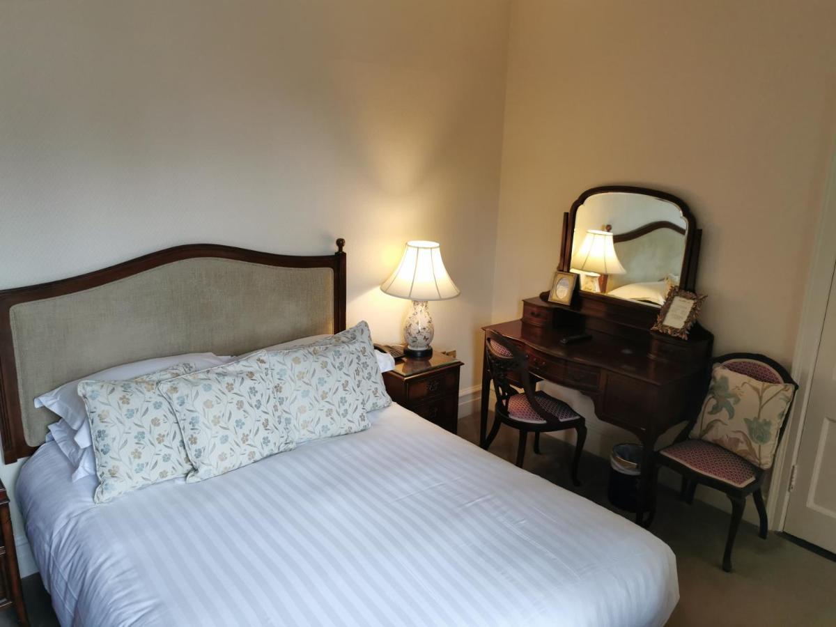 Waterford Castle Hotel & Golf Resort Ballinakill  Екстер'єр фото